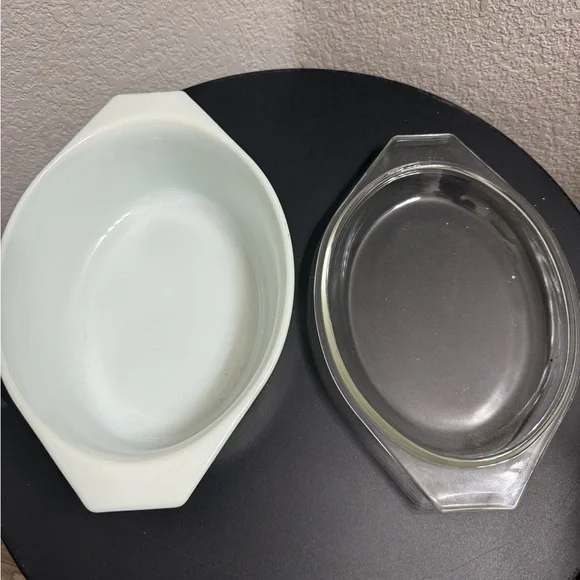 1962 Vintage Pyrex Golden Scroll Casserole Set - Light Green with Gold Accents - Picture 9 of 9